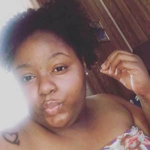 Meet your Posher, Yolanda